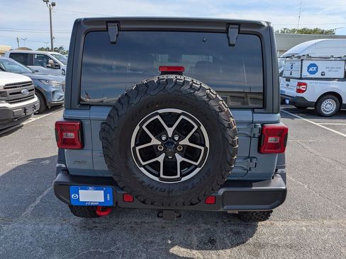 Used 2024 Jeep Wrangler Unlimited Rubicon AWD/4WD image 5