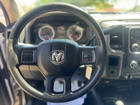 Used 2017 RAM 3500 Tradesman w/ Chrome Appearance Group AWD/4WD image 18