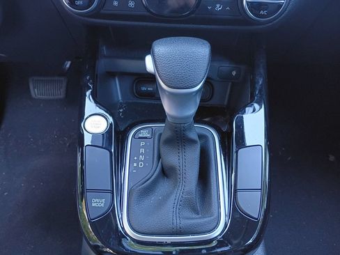 Used 2025 Kia Soul S FWD image 19