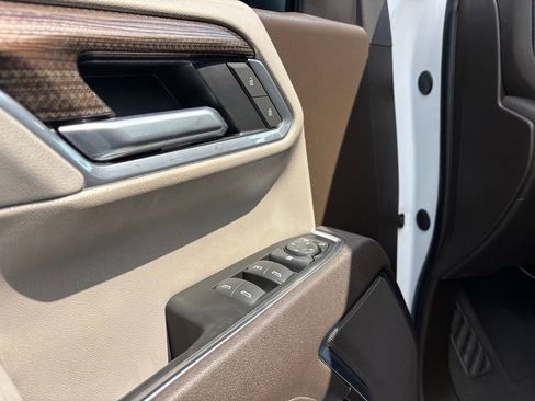 Used 2025 Chevrolet Silverado 1500 LT w/ Z71 Off-Road Package image 21