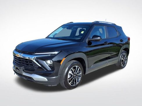 Used 2025 Chevrolet TrailBlazer LT FWD image 3