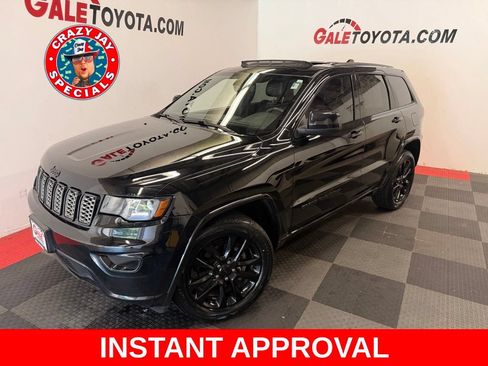 Used 2019 Jeep Grand Cherokee Altitude AWD/4WD image 1