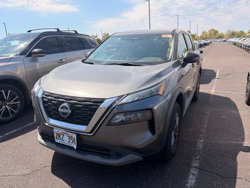 Used 2023 Nissan Rogue S AWD/4WD image 2