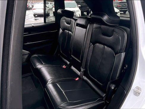 Used 2022 Jeep Grand Cherokee Overland w/ Adv Protech Group III image 14