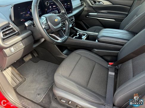 Used 2026 Chevrolet Traverse LT FWD image 12