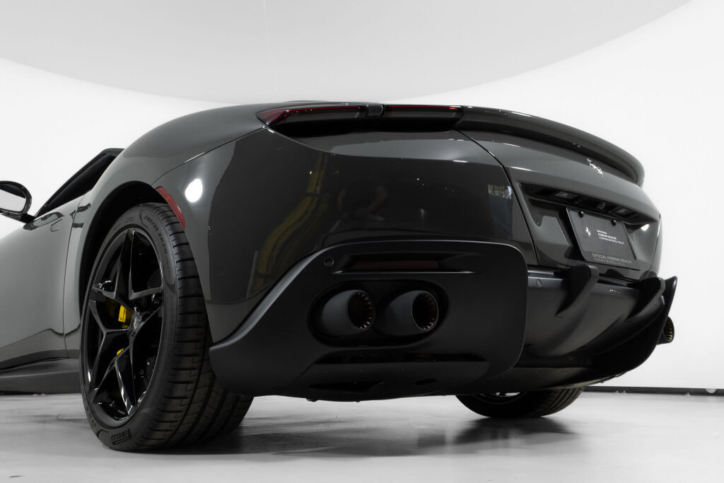 Used 2025 Ferrari Roma Spider RWD image 18