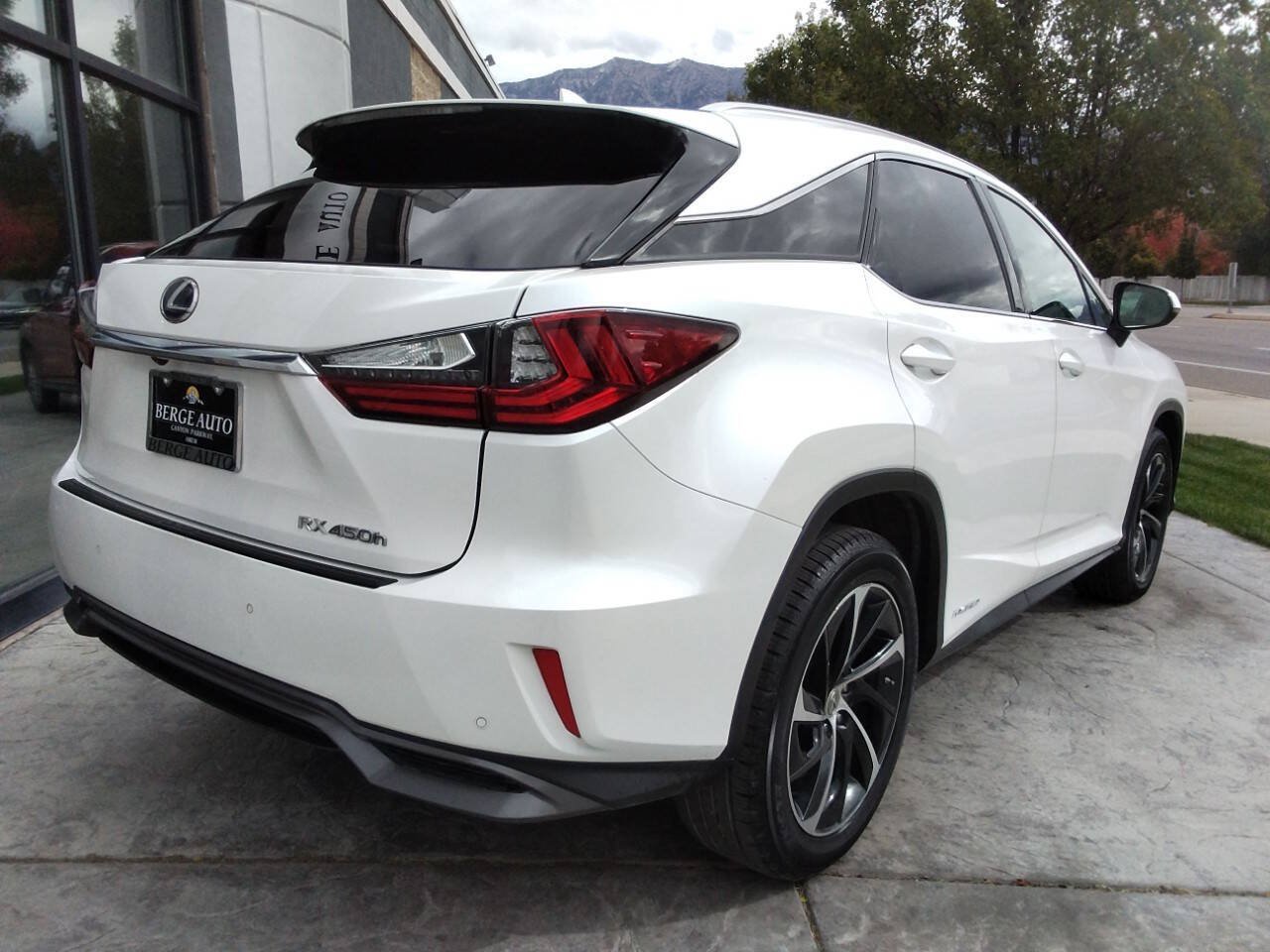 Used 2016 Lexus RX 450h AWD w/ Luxury Package image 5
