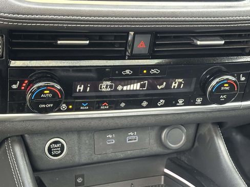 Used 2023 Nissan Rogue Platinum w/ Platinum Premium Package image 12