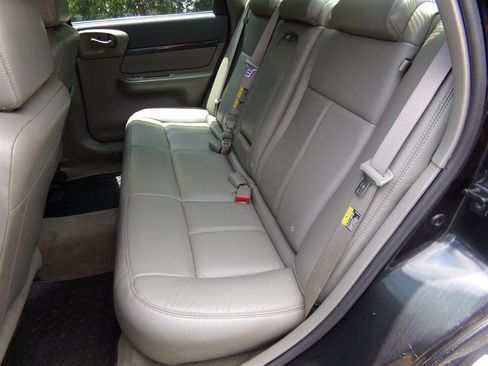 Used 2004 Chevrolet Impala SS w/ Preferred Equipment Group FWD image 24