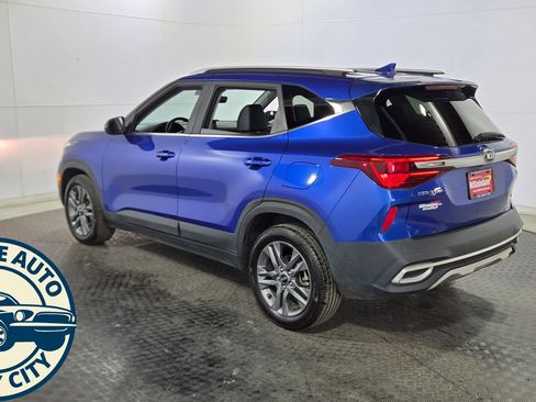 Used 2021 Kia Seltos S FWD image 5