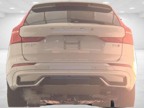 Used 2023 Volvo XC60 B5 Plus w/ Protection Package Premier image 7
