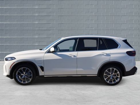 Used 2026 BMW X5 xDrive50e w/ Executive Package AWD/4WD image 4