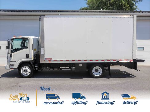 Used 2024 Isuzu NPR image 7