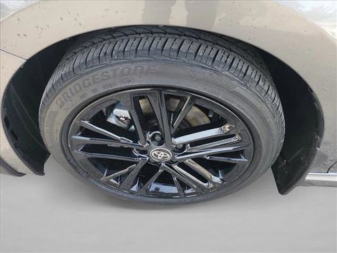 Used 2025 Toyota Camry SE image 9