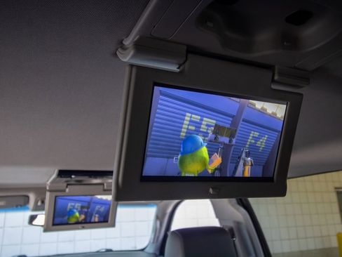 Used 2017 Chevrolet Suburban Premier image 49