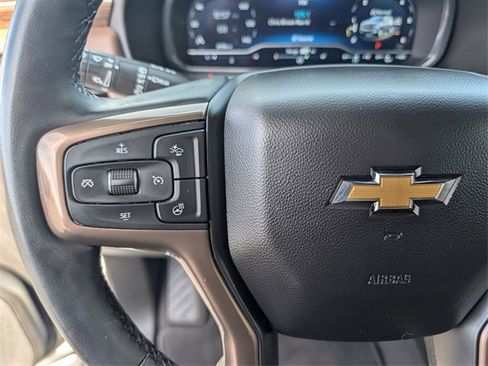 Used 2023 Chevrolet Suburban High Country image 14