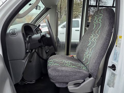 Used 2007 Ford E-450 and Econoline 450 image 13