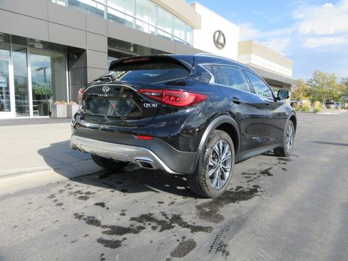 Used 2018 INFINITI QX30 AWD w/ Pro Assist Package image 11