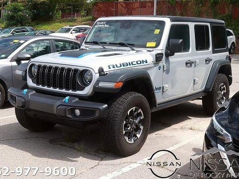 Used 2024 Jeep Wrangler Unlimited Rubicon 4xe AWD/4WD image 3