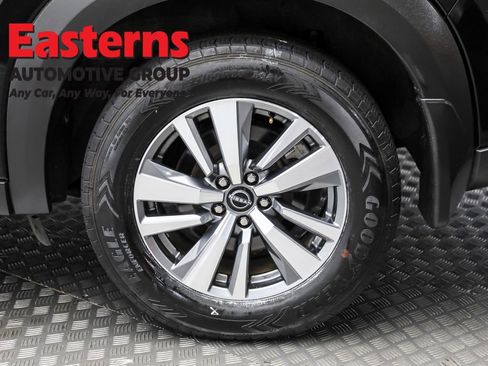 Used 2022 Nissan Pathfinder SL image 8