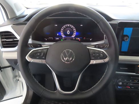 New 2025 Volkswagen Taos SE image 16