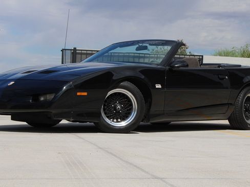 Used 1992 Pontiac Firebird Convertible RWD image 2