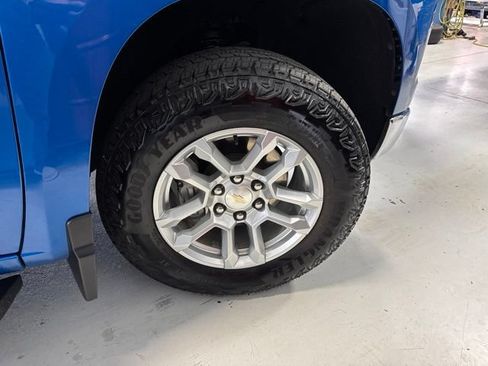 Used 2022 Chevrolet Silverado 1500 LT w/ Z71 Off-Road Package AWD/4WD image 52