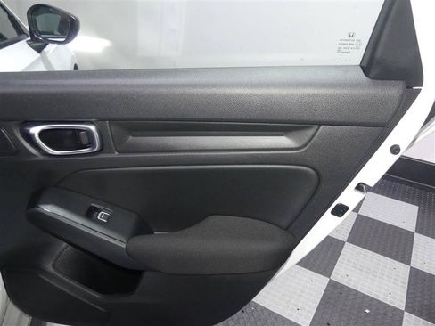 Used 2024 Honda Civic Sport image 24