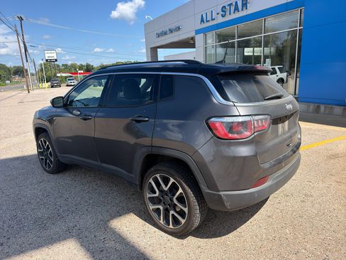 Used 2017 Jeep Compass Limited w/ Navigation Group AWD/4WD image 9