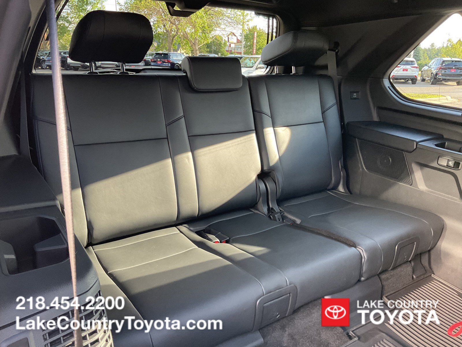 Used 2025 Toyota Sequoia Platinum AWD/4WD image 25