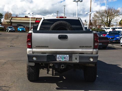Used 2005 Chevrolet Silverado 2500 LT w/ Heavy-Duty Power Package image 13