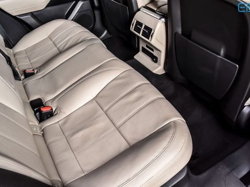 Used 2021 Land Rover Range Rover Velar R-Dynamic S image 22