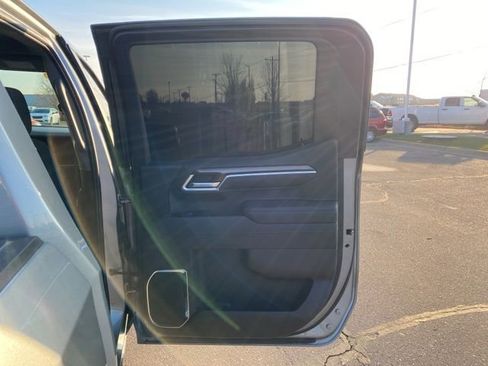 Used 2025 Chevrolet Silverado 1500 LT image 28