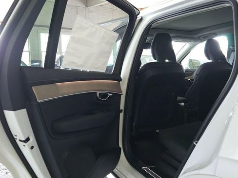 Certified 2024 Volvo XC40 B5 Ultimate w/ Protection Package Premier AWD/4WD image 15