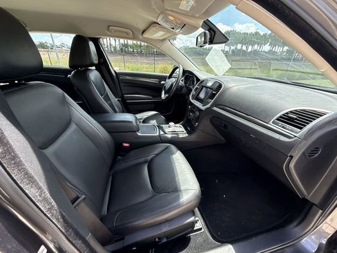 Used 2019 Chrysler 300 Touring L w/ Quick Order Package 22F RWD image 15