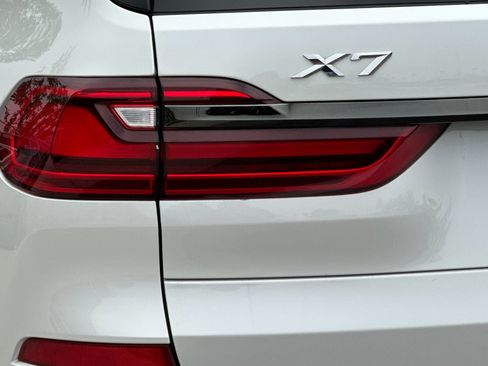 Used 2022 BMW X7 xDrive40i w/ M Sport Package image 28