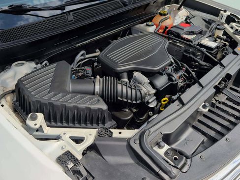 Used 2021 GMC Acadia SLT image 38