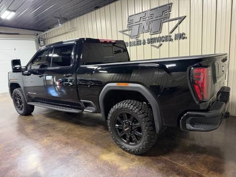 Used 2025 GMC Sierra 2500 AT4 w/ AT4 Premium Plus Package AWD/4WD image 5