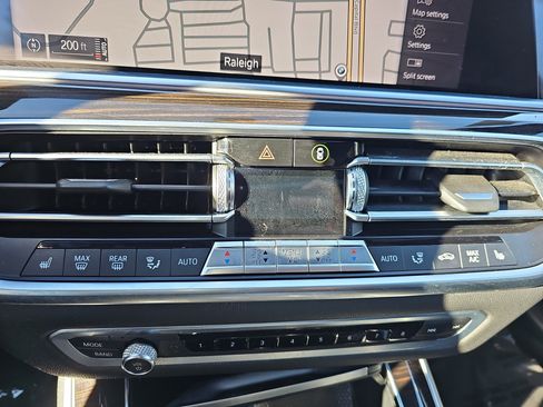 Used 2020 BMW X5 xDrive40i w/ Premium Package image 23