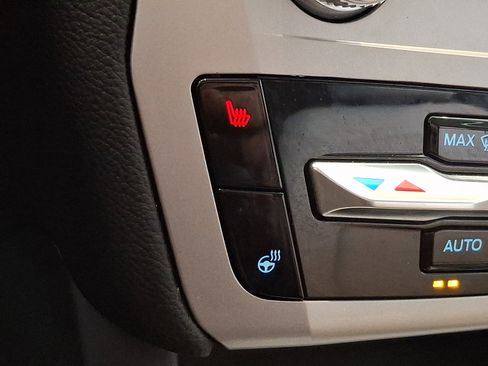 Certified 2022 Ford Explorer XLT w/ Equipment Group 202A image 24