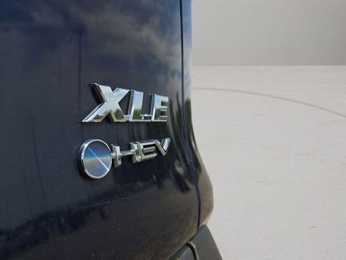 Used 2025 Toyota RAV4 XLE w/ Convenience Package image 16