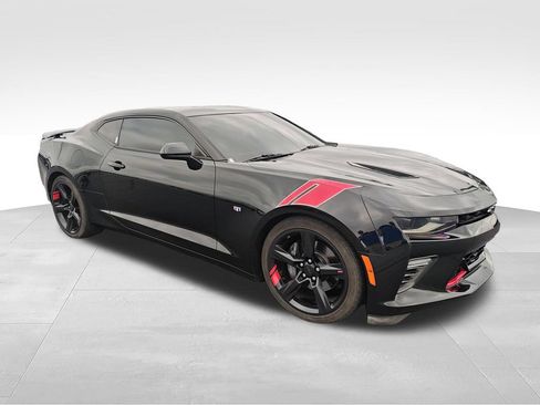 Used 2018 Chevrolet Camaro SS RWD image 7