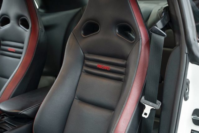 Used 2015 Nissan GT-R Black Edition AWD/4WD image 20