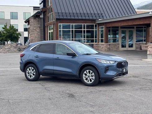 Used 2023 Ford Escape Active AWD/4WD image 2