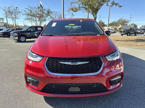 New 2026 Chrysler Pacifica Select image 8