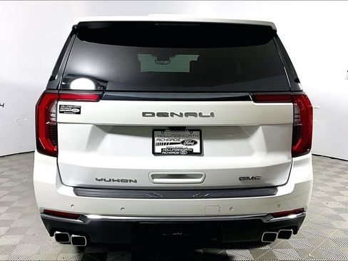 Used 2025 GMC Yukon Denali Ultimate AWD/4WD image 4