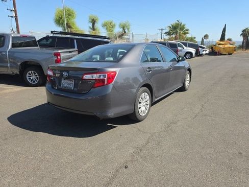 Used 2012 Toyota Camry LE FWD image 3