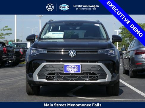 New 2025 Volkswagen Taos SE image 24
