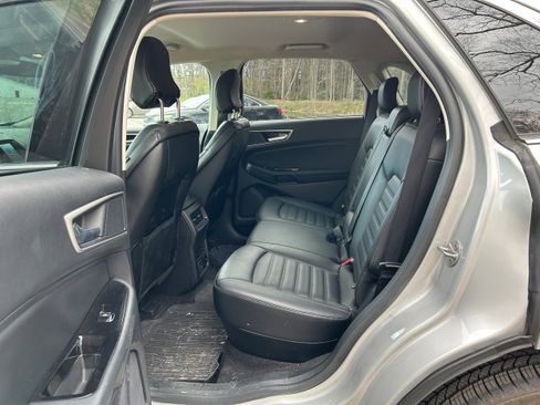 Used 2019 Ford Edge SEL w/ Equipment Group 201A AWD/4WD image 18