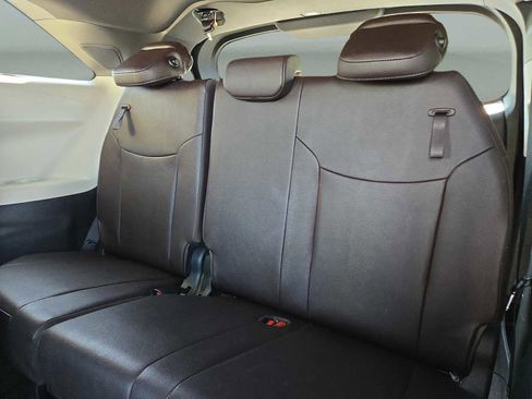 Used 2024 Toyota Sienna Platinum image 12